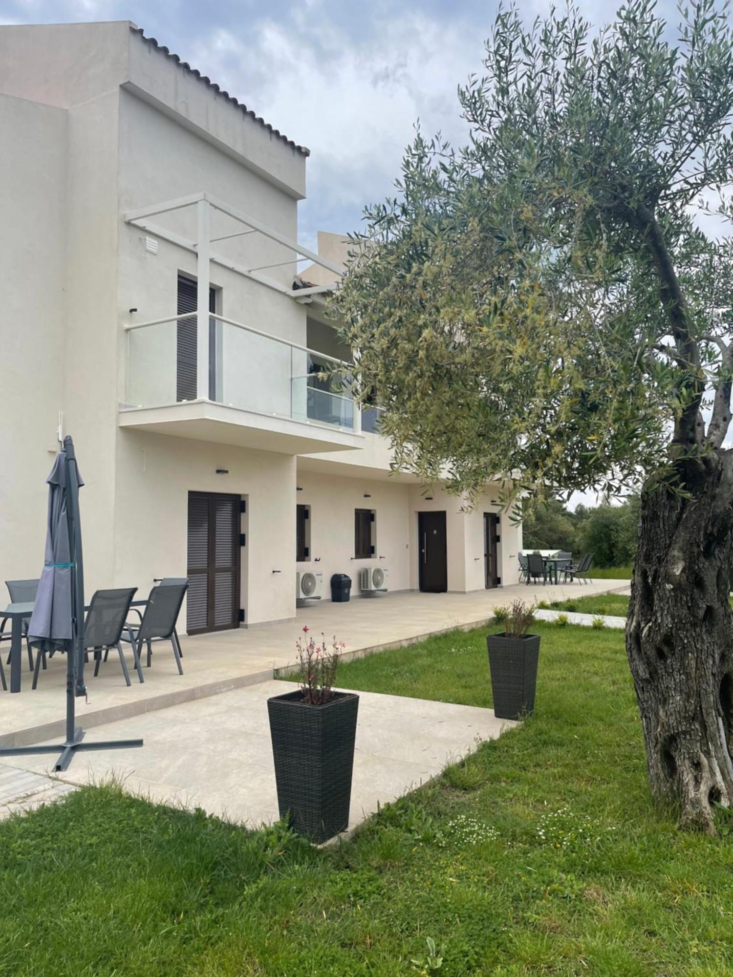 Villa Rodelia Рода Екстер'єр фото