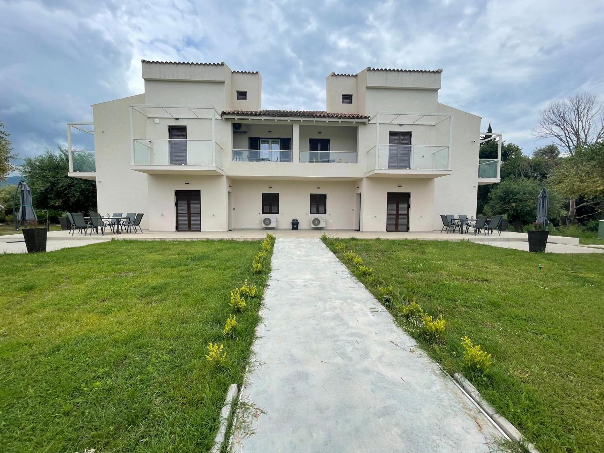 Villa Rodelia Рода Екстер'єр фото