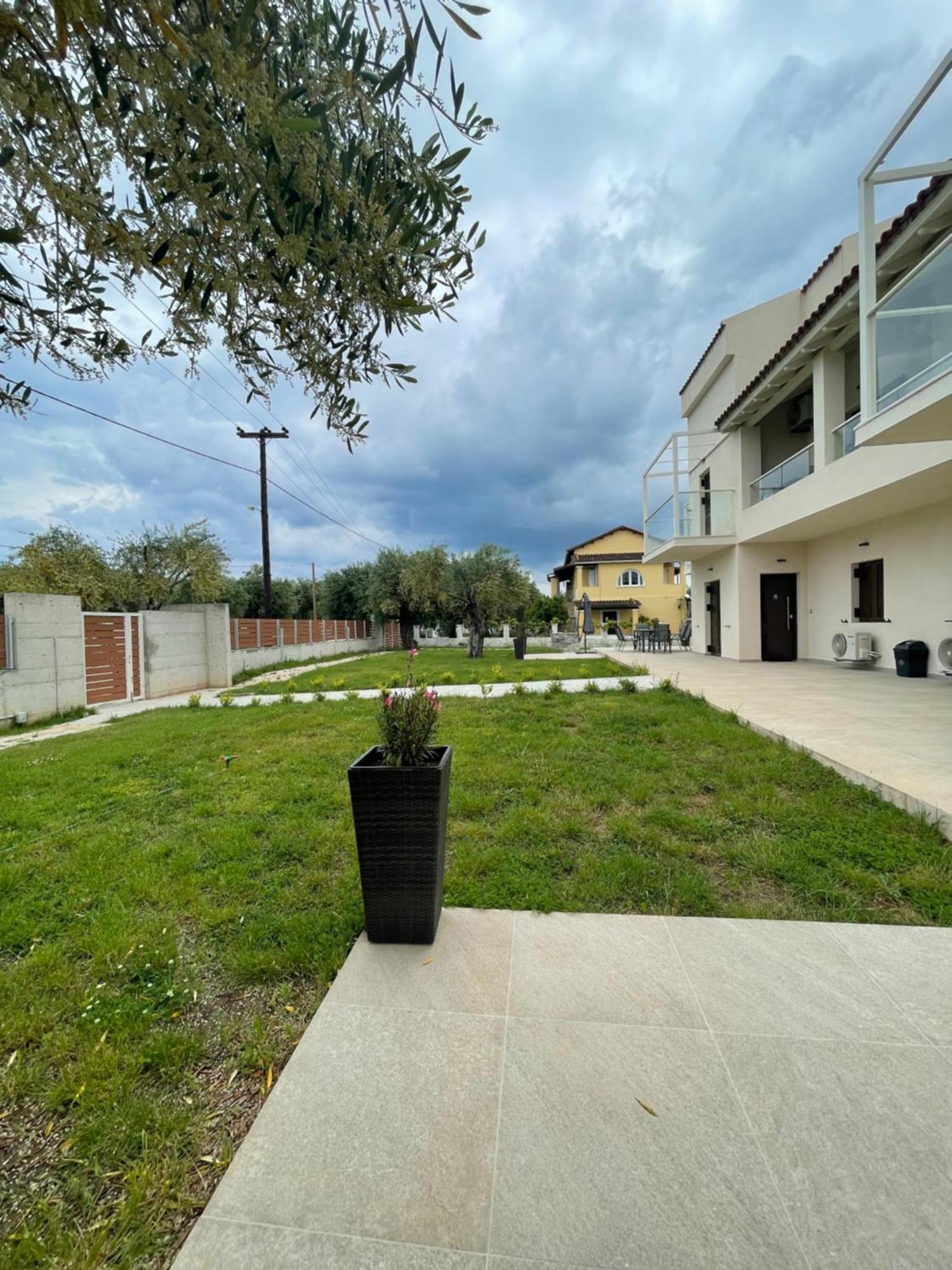 Villa Rodelia Рода Екстер'єр фото